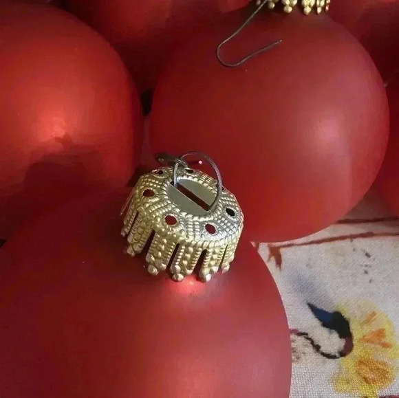 Vintage LOT OF 8 KREBS Glass Christmas Satin  Ornaments - Red Ruby Matte - Picture 3 of 3